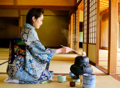 Ceremonia japoneză de ceai acasă, cină din nimic