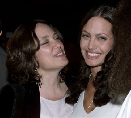 Angelina Jolie, ceea ce nu i-ai cunoscut 15 confesiuni sincere de o actrita (16 fotografii), iad