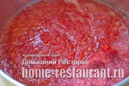 Padlizsán az Adjikában a téli recepthez fotó - otthoni étteremben