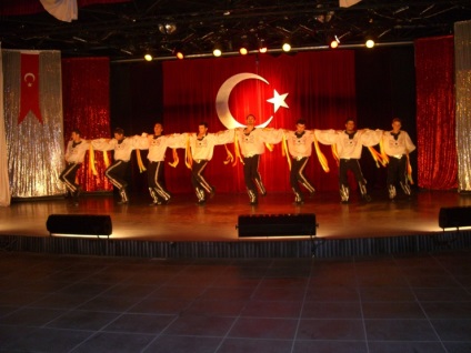 Ce ne atrage la dansul popular turc, rușii - ansamblul dansului rusesc