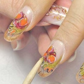 Flori pe unghii