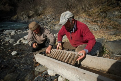 Exploatarea aurului în Georgia Prospectorii de aur de la Svan sunt interesanți!