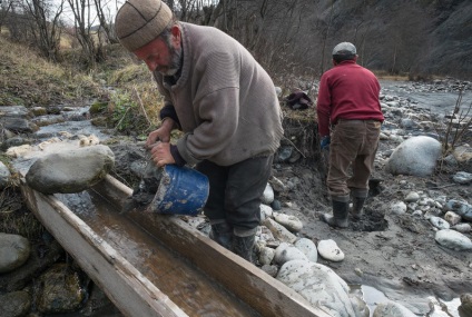 Exploatarea aurului în Georgia Prospectorii de aur de la Svan sunt interesanți!