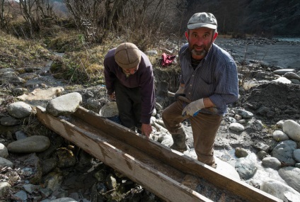Exploatarea aurului în Georgia Prospectorii de aur de la Svan sunt interesanți!