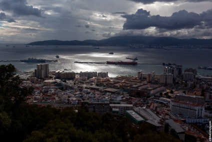 Strâmtoarea Gibraltar, portul și teritoriul de peste mări