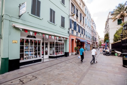 Strâmtoarea Gibraltar, portul și teritoriul de peste mări