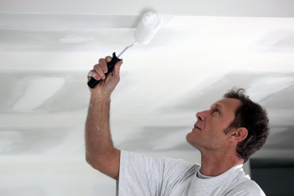 Cum să pictezi tavanul în dormitor cu mâinile tale
