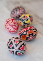 Cum să picteze ouăle pentru Paște, pysanka afine de gunoi cum să facă un krankanku cum să atragă o pysanka