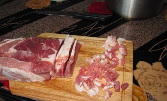 Cum să dezghetați în mod corespunzător carnea sau peștele în apă fierbinte sau în cuptorul cu microunde