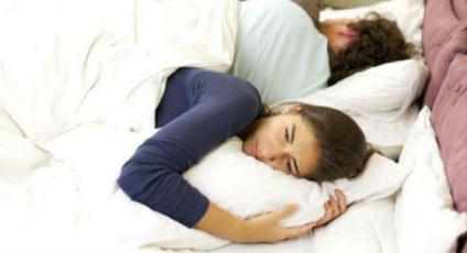 Hogyan lehet elűzni az álmatlanság népi összeesküvéseit
