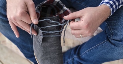 Hogyan viselkedni visszahelyezi a velúr cipőt otthon
