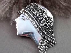 Decupați frumusețea originală a ornamentelor de argint din marcasita