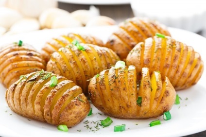 Cartofi-acordeon și chiar top 6 rețete pentru cartofi delicioase, rețete delicioase