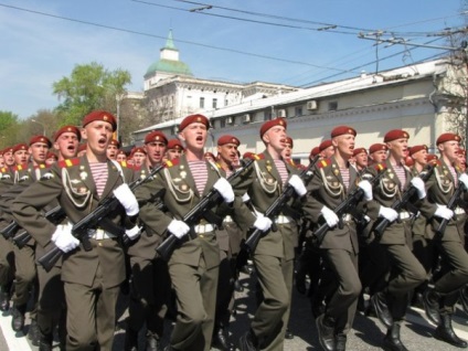 Sânge și sudoare ale paradei