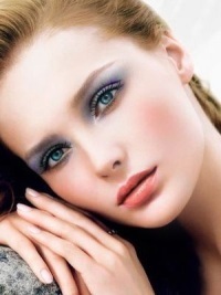 Cele mai bune nuanțe pentru ochii albaștri - sfaturi și produse cosmetice