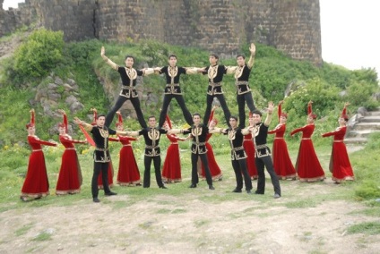 Maestru în dansurile armene