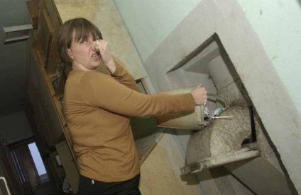 Cetățeanul din Minsk ne-a preparat un jgheab pentru gunoi