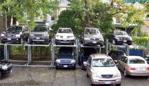 Este posibil să se aranjeze parcarea mașinilor în curtea unui bloc de locuințe rezidențiale, pentru fiecare zi