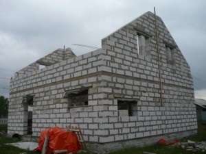 Este posibil să se construiască blocuri de spumă pentru a construi un șanț care trebuie luat în considerare