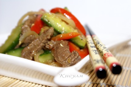 Castraveți cu carne în stil coreean - dastarkhan din bucătăria uzbecă - țara mamei