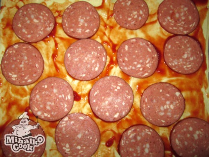 Pizza cu cârnați pepperoni - rețete simple