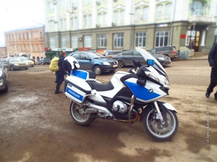 Poliția pe motociclete bmw a mers la primul raid pe străzile din Kirov (foto) - orașul Kirov -