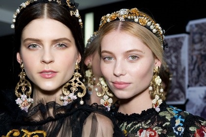 Coafuri cu jante frumoase din reportaj foto Dolce Gabbana