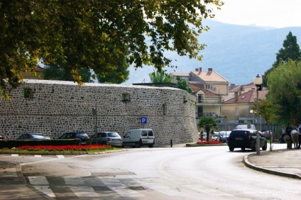 Mergând în trebinje