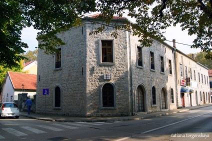 Mergând în trebinje