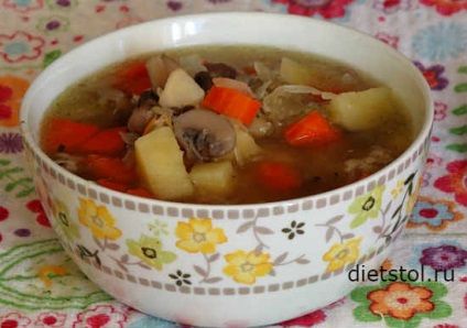 Supa de ciuperci simplă este ușoară și rapidă