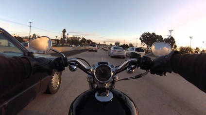 Dreptul unui motociclist împotriva calmului altora, blog
