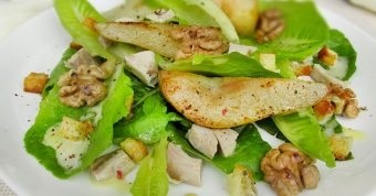 Salata cu pere și carne sau brânză cum să gătiți rapid o gustare delicioasă și sănătoasă