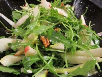 Salata cu pere și carne sau brânză cum să gătiți rapid o gustare delicioasă și sănătoasă