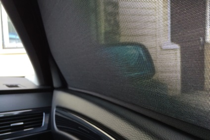 Obloane ferestre pentru autovehicule pe ferestre cu mâinile lor
