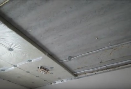 Izolarea fonică a tavanului din apartament sub tavanul suspendat și sub pictura