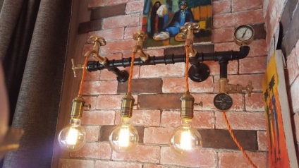Лампата в таванското помещение на стил със собствените си ръце