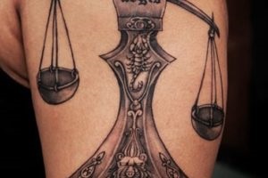 Tatuaje scară fotografie - o constelație în tatuaj masculin și feminin, ducele