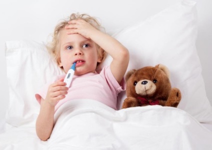 Hőmérséklet, hasmenés, köhögés és csecsemő orr a gyermekben, mit kell tenni