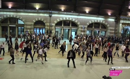Top 10 cele mai strălucite și masive flash mobs din ultimul deceniu
