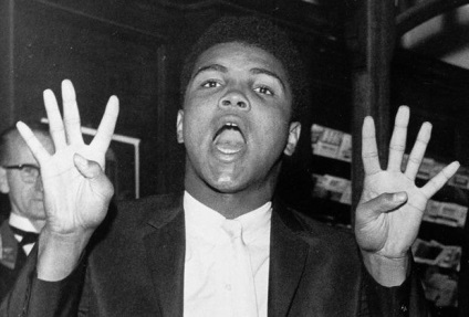 50 évvel ezelőtt, Mohammed Ali megkapta a nevét és megnyerte a címét a box és az MMA sport