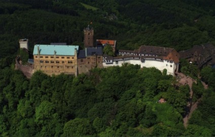 Arhitectura Castelului Neyshwanstein, stilul erei online