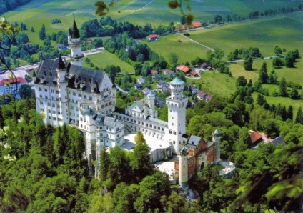 Arhitectura Castelului Neyshwanstein, stilul erei online