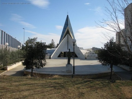 Biserica Sf. Nicolae, Rijeka