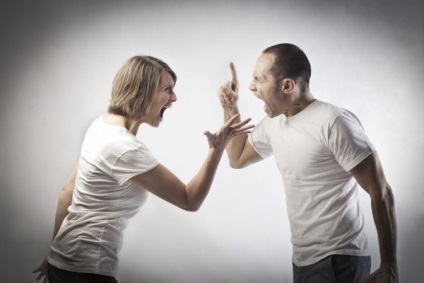 Mi a teendő, ha a férj agresszív - a kapcsolatok és a szeretet pszichológiája, a távolabbi kapcsolatok, a kapcsolatok