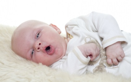 Mi a teendő, ha egy újszülött megcsörrent a táplálás után?