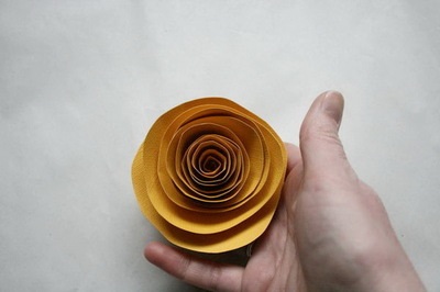 Virágok saját kézzel készített papírból házi készítésű kézzel készített