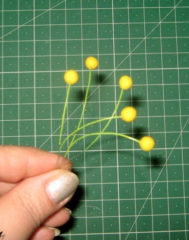 Mimóza virágok készítése a polimer agyagból