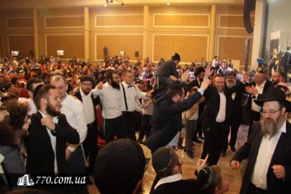 A Dneprodzerzhinsk zsidó közösség delegációja Abraham Frida, Kamensk zsidó közösségének koncertjén