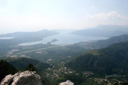 Drumul spre munte este inteligent din care, Muntenegru, drumul către parcul național este inteligent prin satul Neguiș