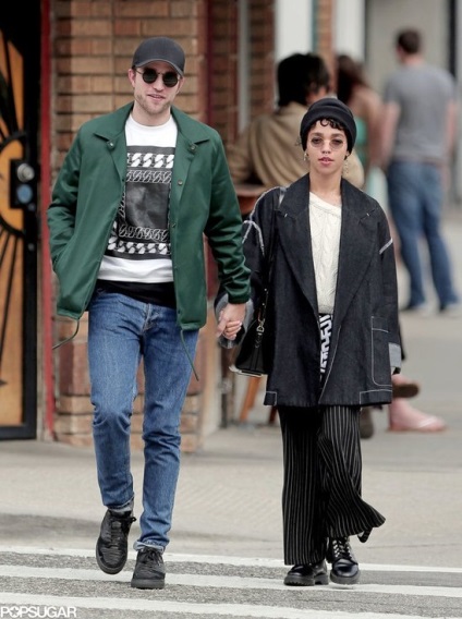 Fotó Brent Pattinson menyasszonya mutatott esküvői gyűrű (fotó ülés) A robert pattinson menyasszonynak egy esküvői gyűrűje volt